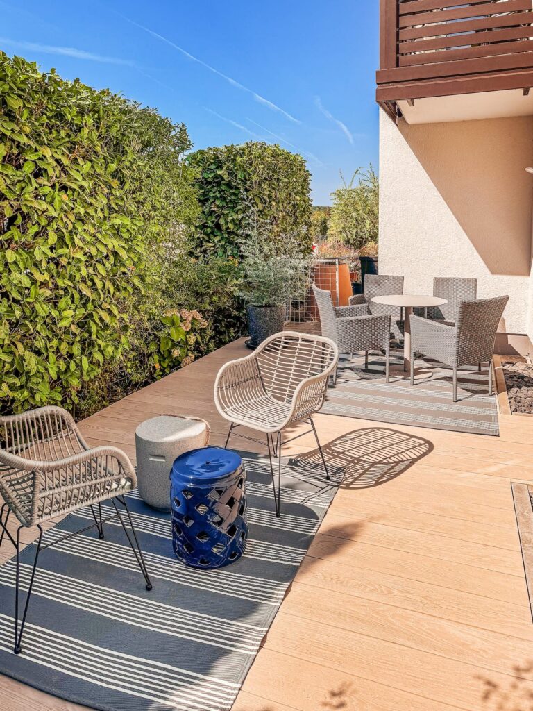 Ferienwohnung Kobaltblau Terrasse